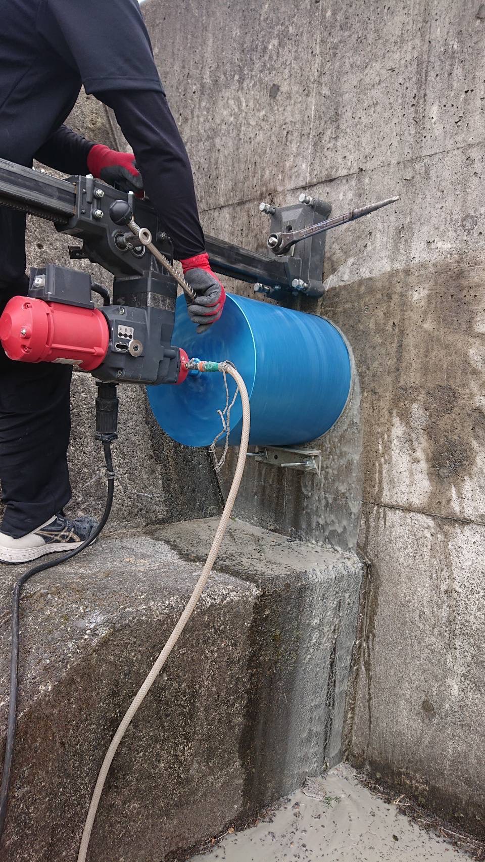 京都府にて下水用ダイヤモンドコア工事